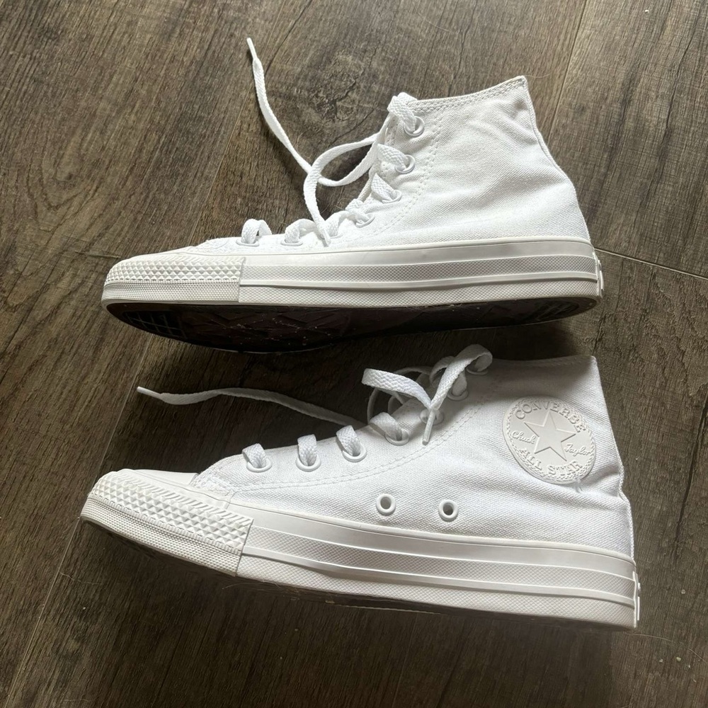 Women’s Converse High Top All White SZ 6.5